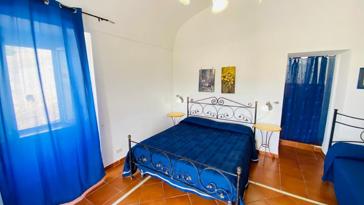 Casa Ninetta - Immobilevante Ponza Buitenkant foto