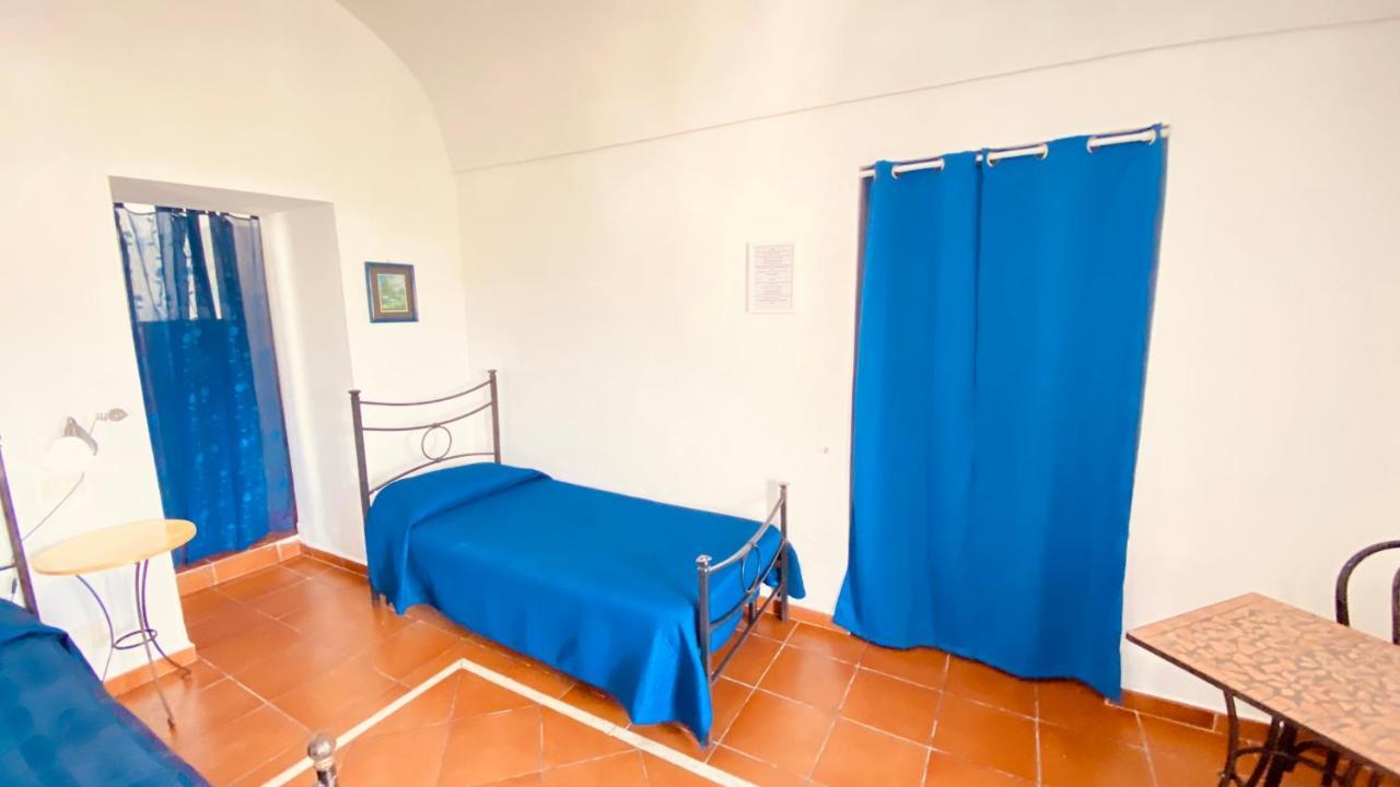 Casa Ninetta - Immobilevante Ponza Buitenkant foto