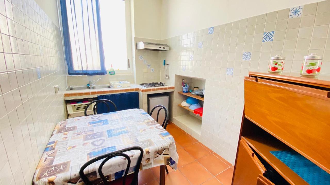 Casa Ninetta - Immobilevante Ponza Buitenkant foto