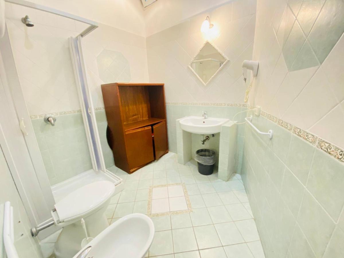 Casa Ninetta - Immobilevante Ponza Buitenkant foto
