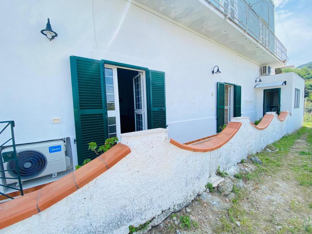 Casa Ninetta - Immobilevante Ponza Buitenkant foto