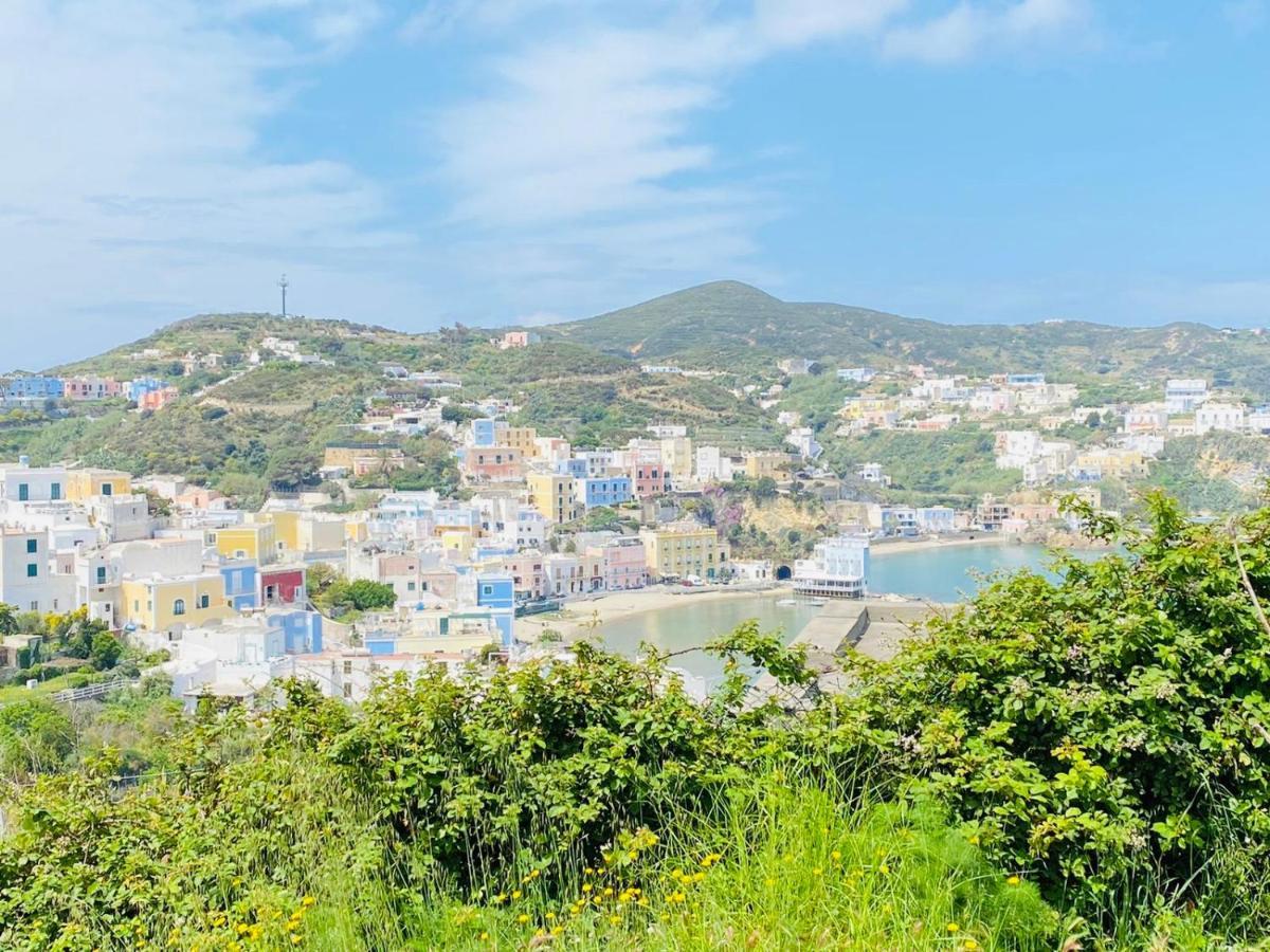 Casa Ninetta - Immobilevante Ponza Buitenkant foto