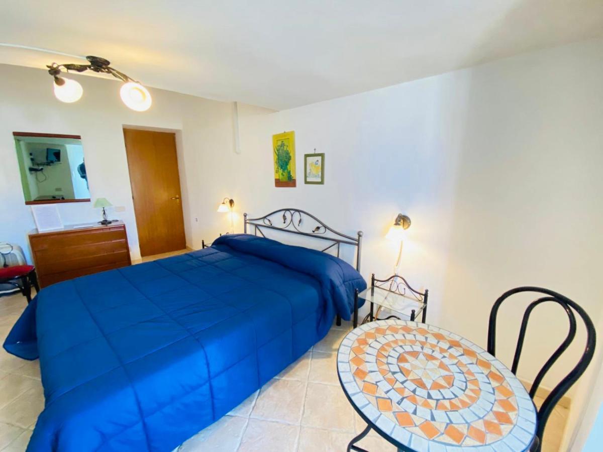 Casa Ninetta - Immobilevante Ponza Buitenkant foto